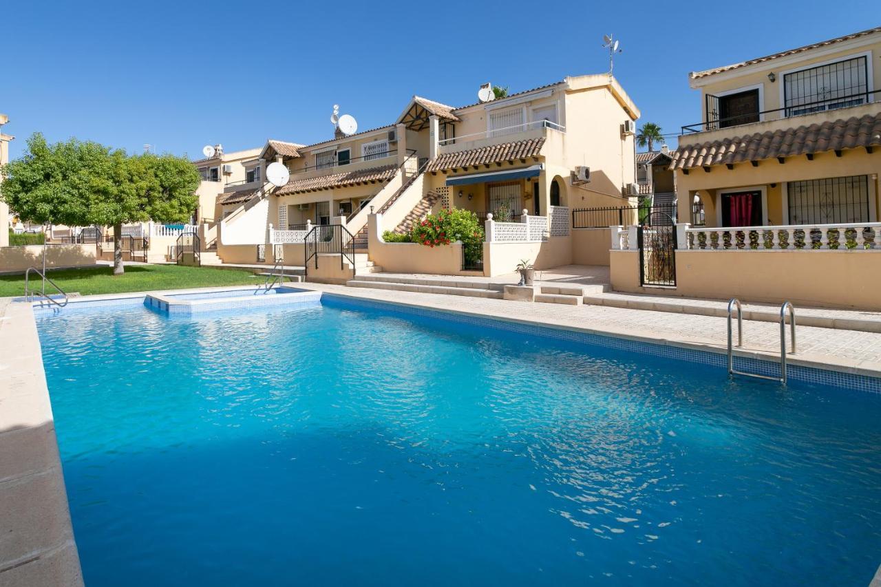 Heads 2 Holiday Homes Apartment Villamartin  Exterior foto