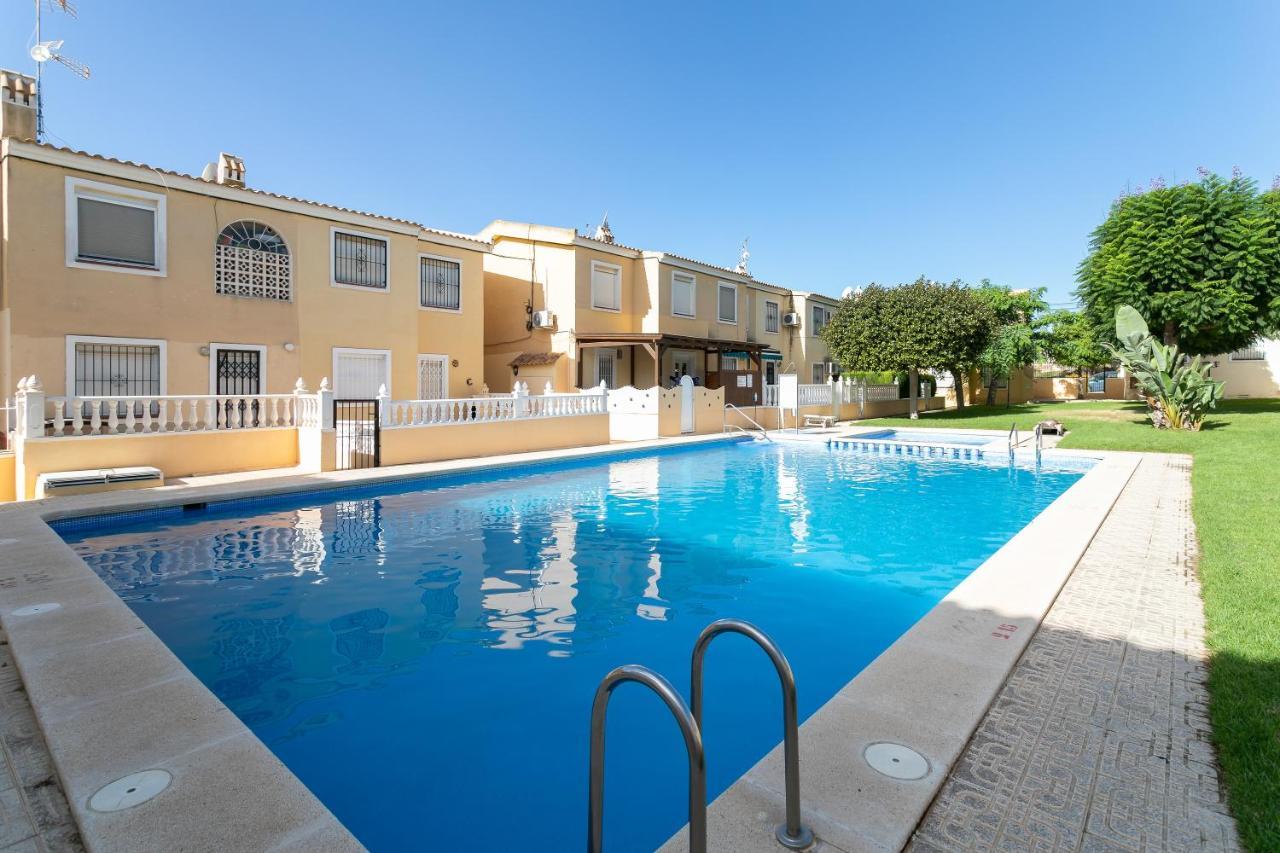 Heads 2 Holiday Homes Apartment Villamartin  Exterior foto